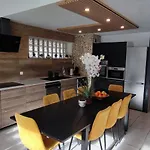La Vie La La - Maison Et Avec Piscine, Sauna Et Salle De Jeux Casa vacanze *