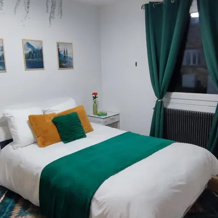 La Vie La La - Maison Et Avec Piscine, Sauna Et Salle De Jeux Vakantiehuis Retournac