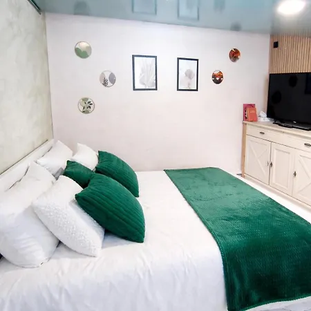 La Vie La La - Maison Et Avec Piscine, Sauna Et Salle De Jeux