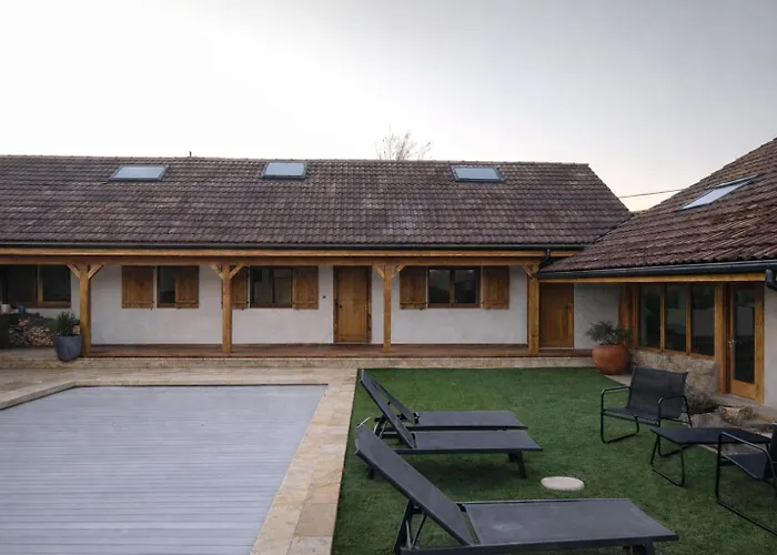 Nyaraló La Vie La La - Maison Et Avec Piscine, Sauna Et Salle De Jeux