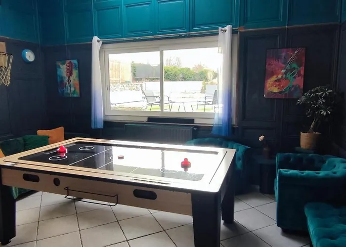 Vakantiehuis La Vie La La - Maison Et Avec Piscine, Sauna Et Salle De Jeux Retournac