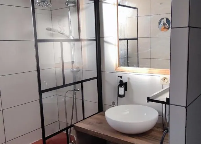 Vakantiehuis La Vie La La - Maison Et Avec Piscine, Sauna Et Salle De Jeux