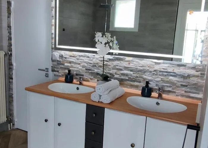 La Vie La La - Maison Et Avec Piscine, Sauna Et Salle De Jeux